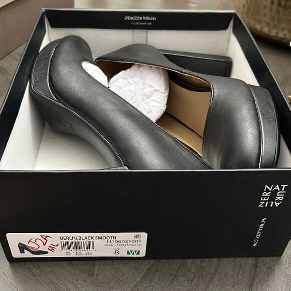 Naturalizer Berlin Platform Pump (WIDE) - Picture 2 of 12